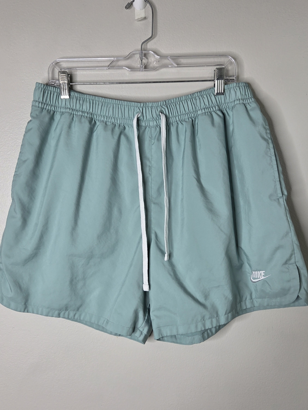 Nike Sportswear Essentials Woven Flow Shorts